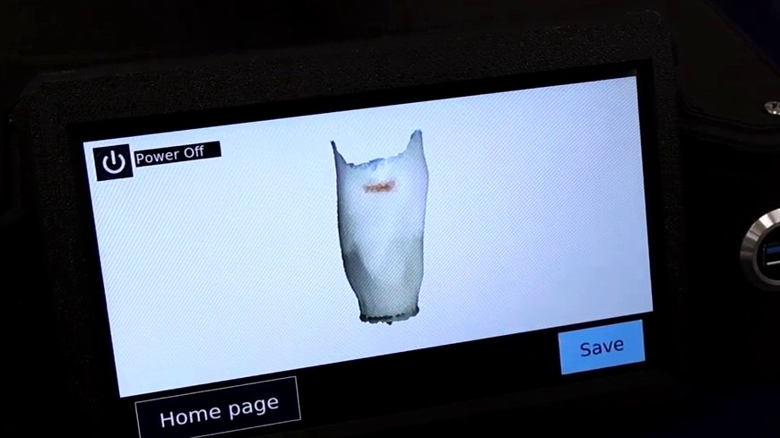 Noura touchscreen displaying a full-color socket mesh after scanning